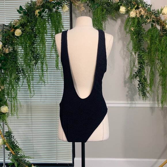 Lovers + Friends | Show Me One Piece - Picture 5 of 8